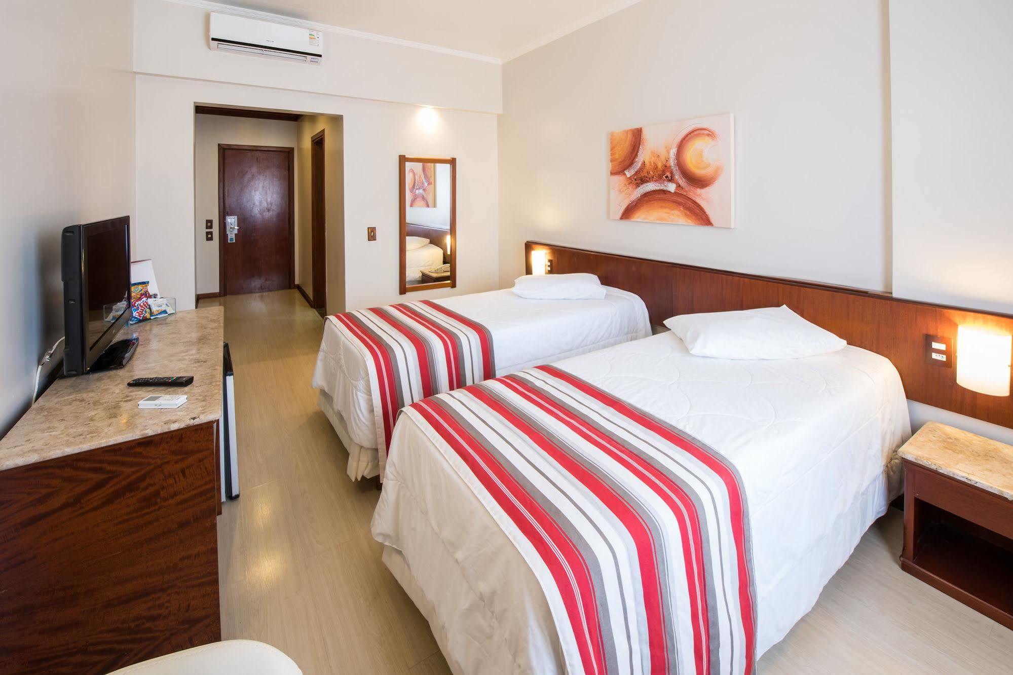 Hotel Carlton Plaza Poços de Caldas المظهر الخارجي الصورة