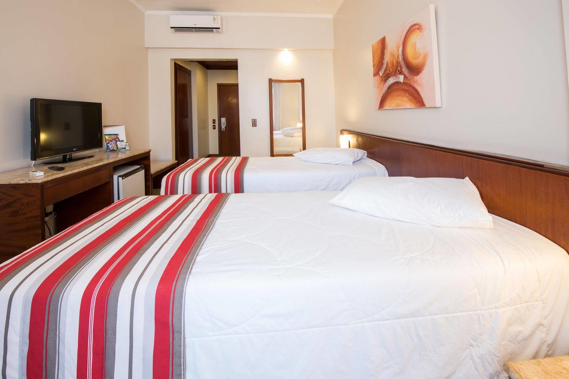 Hotel Carlton Plaza Poços de Caldas المظهر الخارجي الصورة