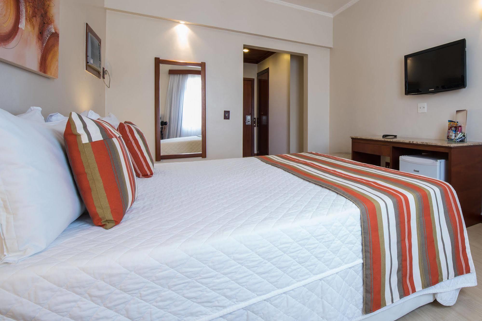 Hotel Carlton Plaza Poços de Caldas المظهر الخارجي الصورة