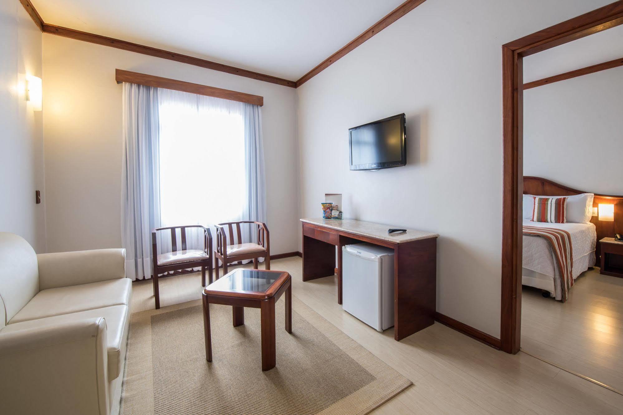 Hotel Carlton Plaza Poços de Caldas المظهر الخارجي الصورة